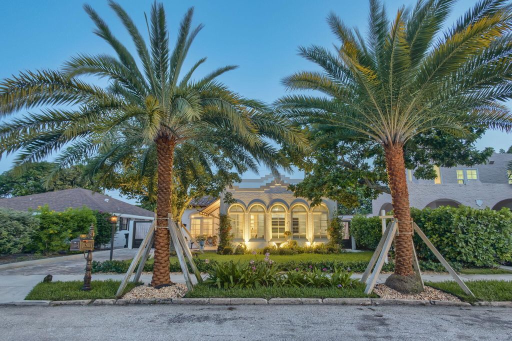 Photo of 227 Fordham Drive, Lake Worth Beach, FL 33460 (MLS # B26052646)