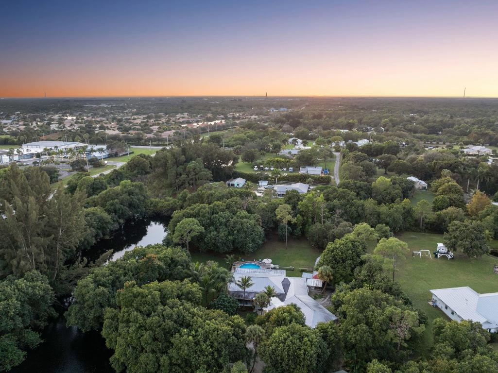 ST LUCIE INLET FARMS BEG 279' S OF NE COR TR 6, W - Residential