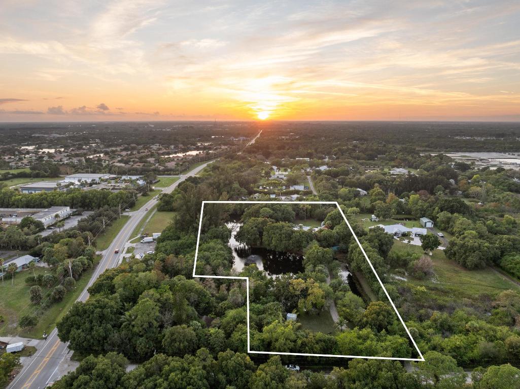 ST LUCIE INLET FARMS BEG 279' S OF NE COR TR 6, W - Residential