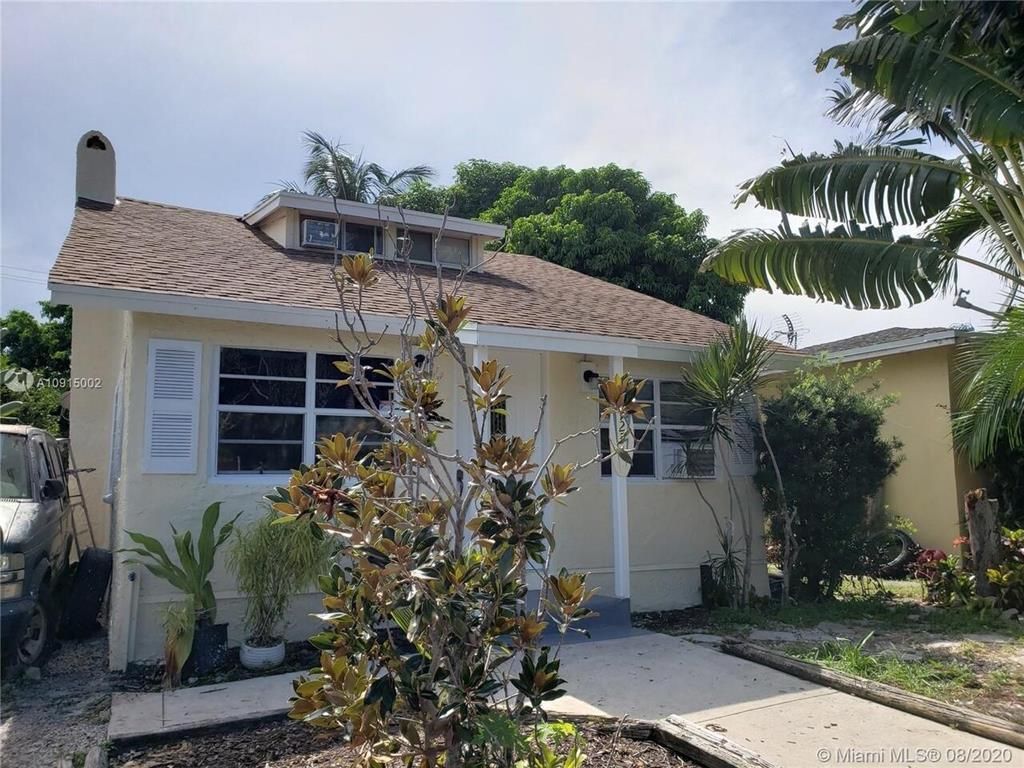 Photo of 925 S L Street, Lake Worth Beach, FL 33460 (MLS # R10782273)