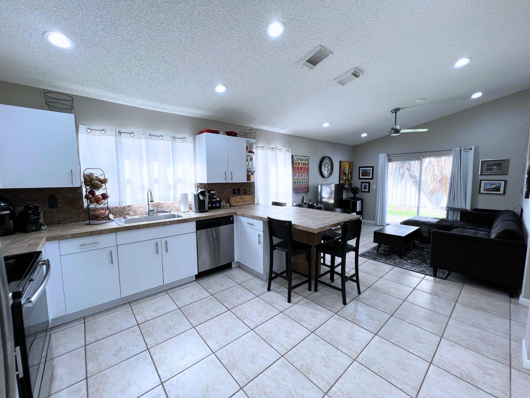 Banyan Oakridge 157-44 B - Residential