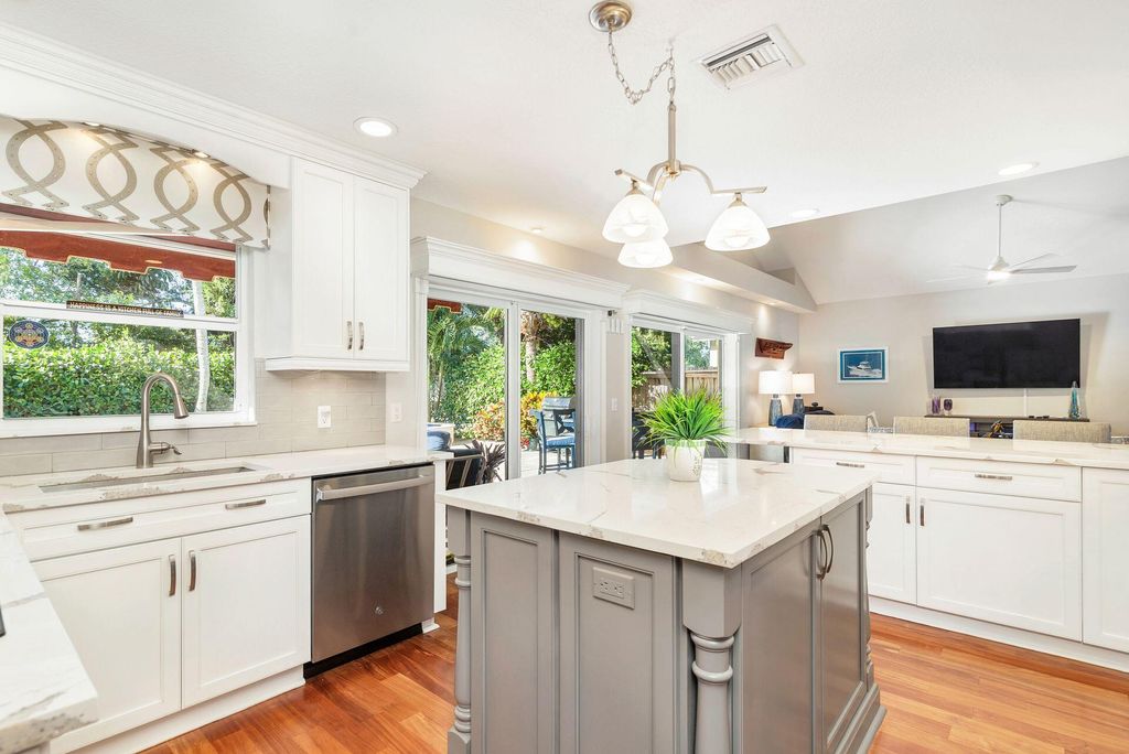 Photo of 146 Cypress Cove, Jupiter, FL 33458 (MLS # R10973809)