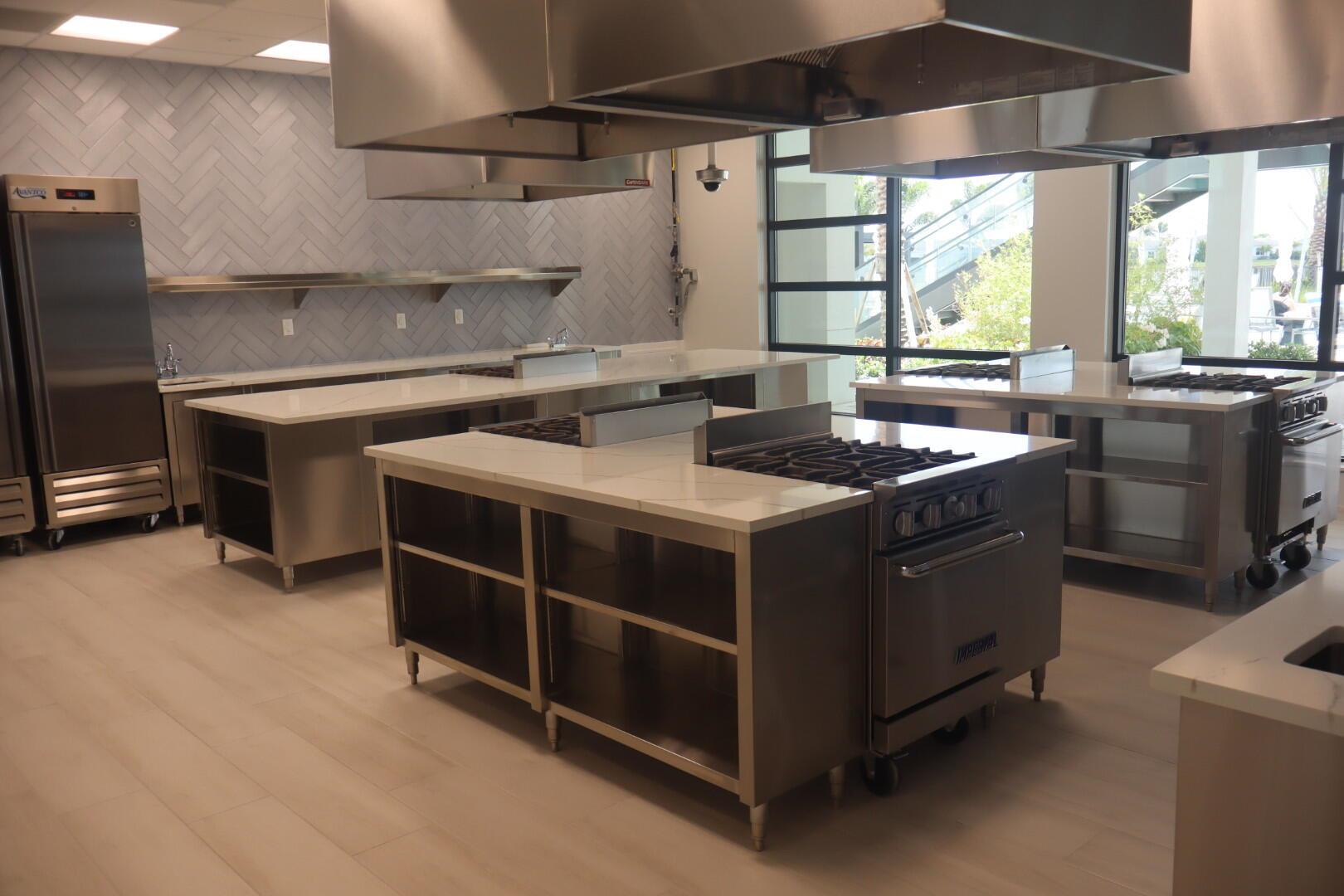 TELARO AT SOUTHERN GROVE - Residential