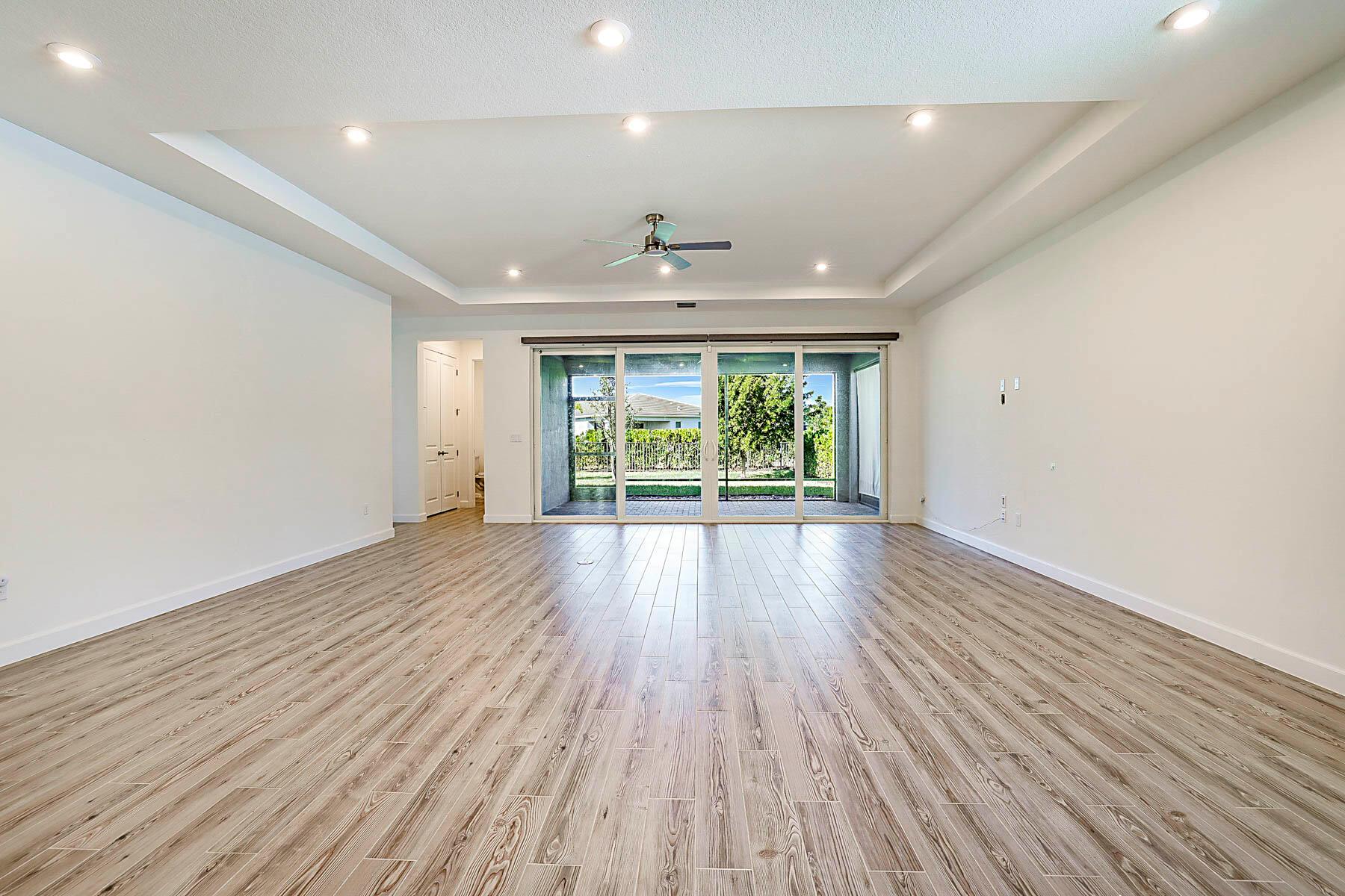 TELARO AT SOUTHERN GROVE - Residential