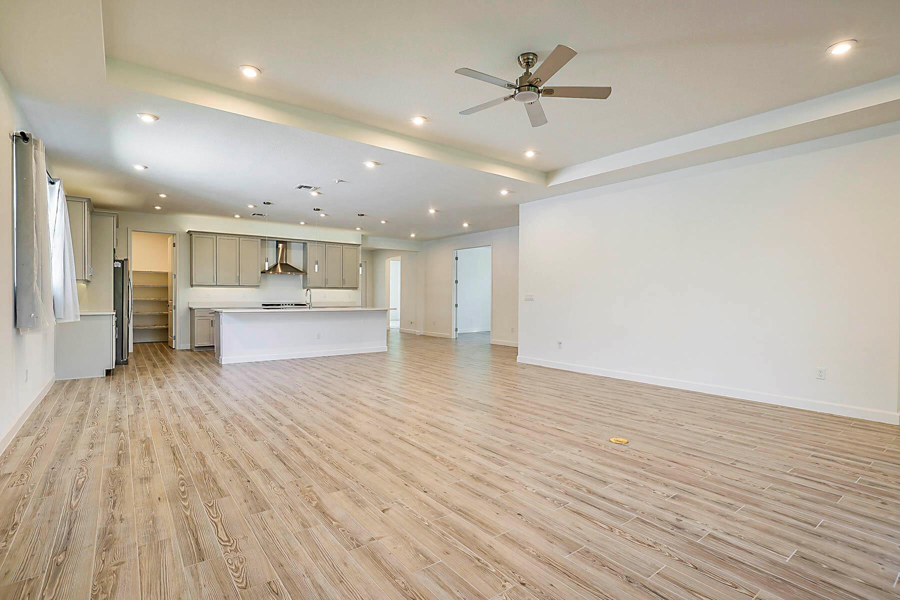 TELARO AT SOUTHERN GROVE - Residential