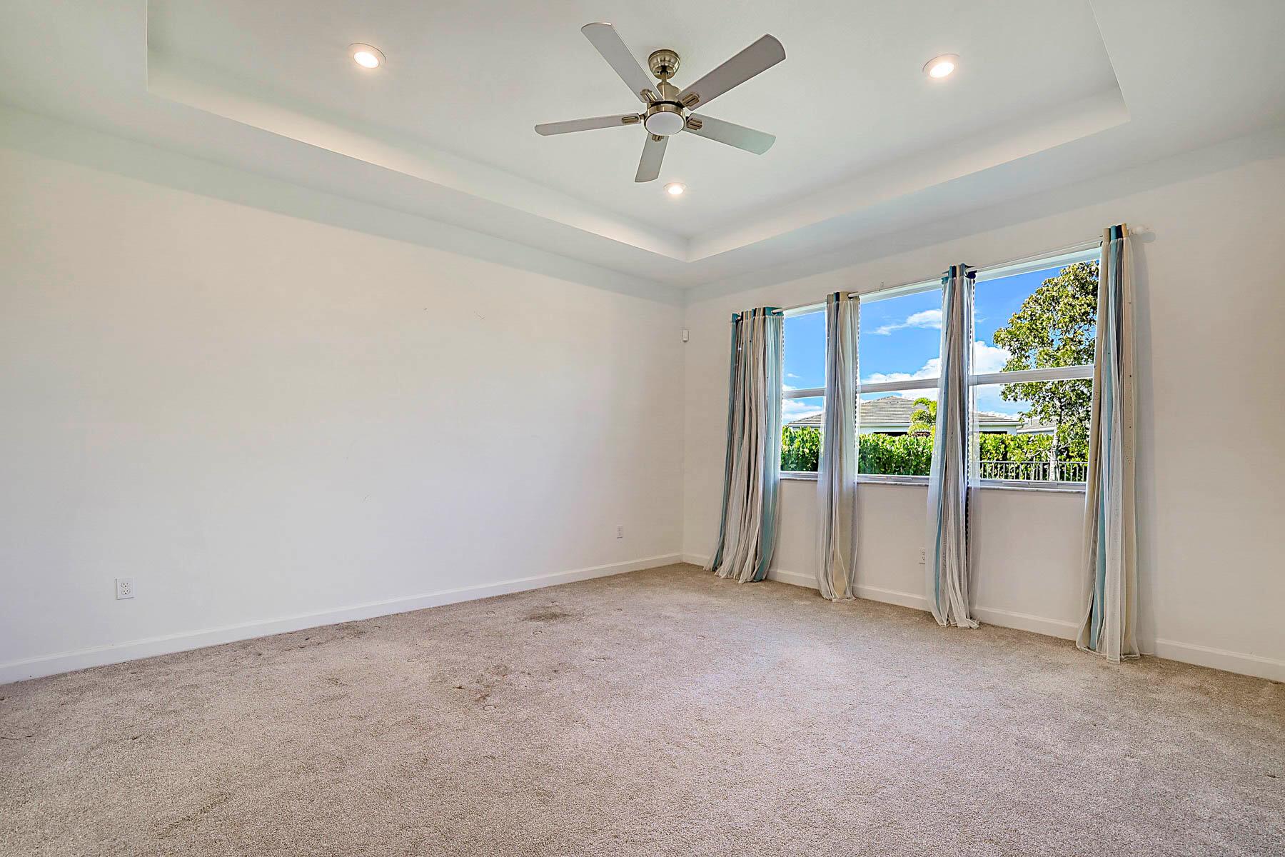 TELARO AT SOUTHERN GROVE - Residential