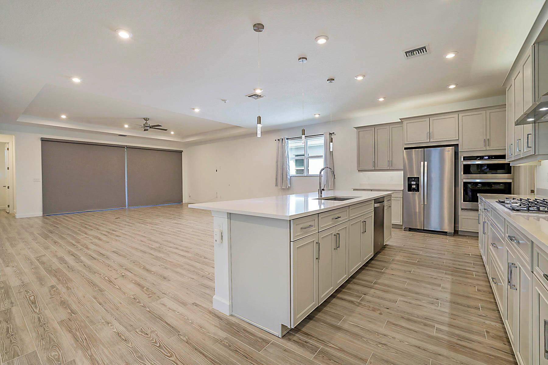 TELARO AT SOUTHERN GROVE - Residential