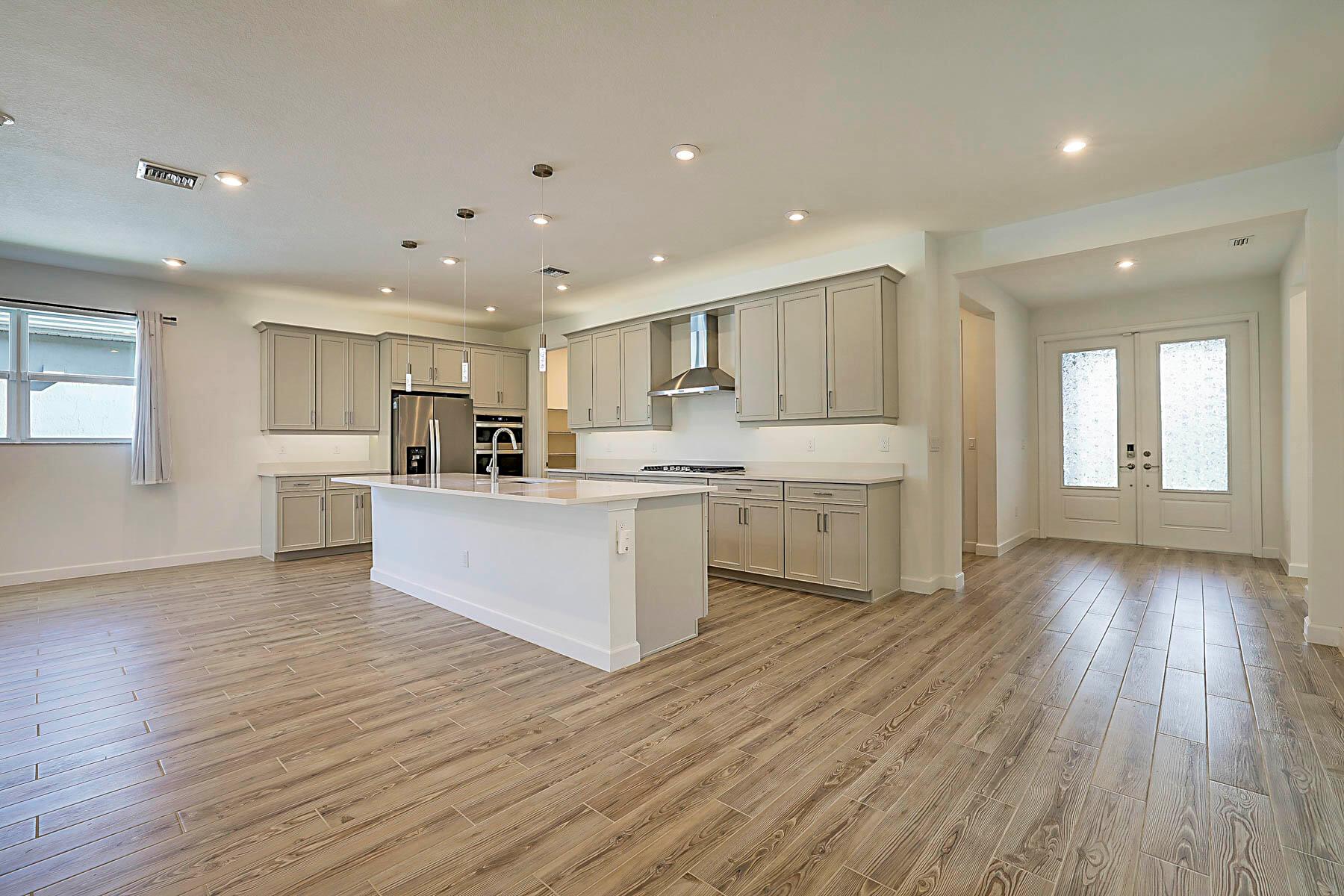 TELARO AT SOUTHERN GROVE - Residential