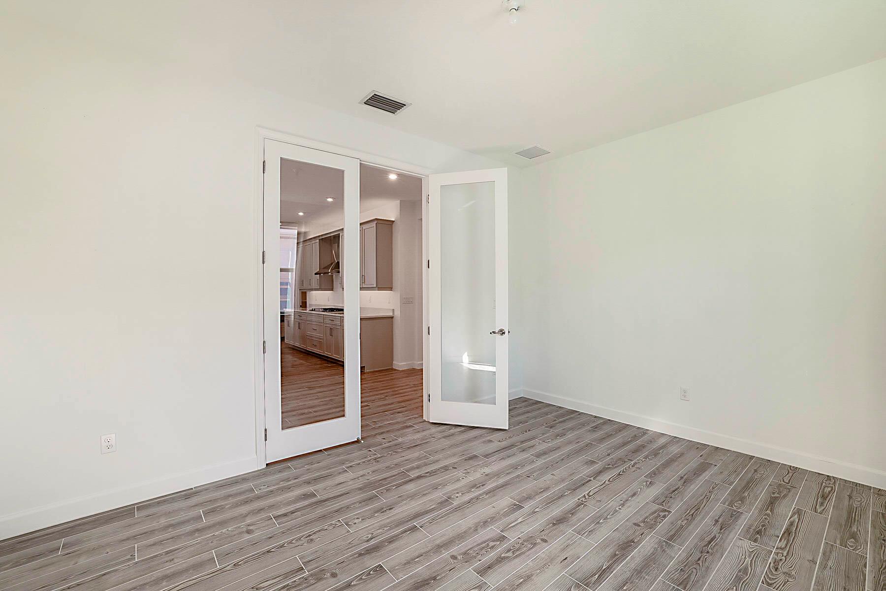 TELARO AT SOUTHERN GROVE - Residential