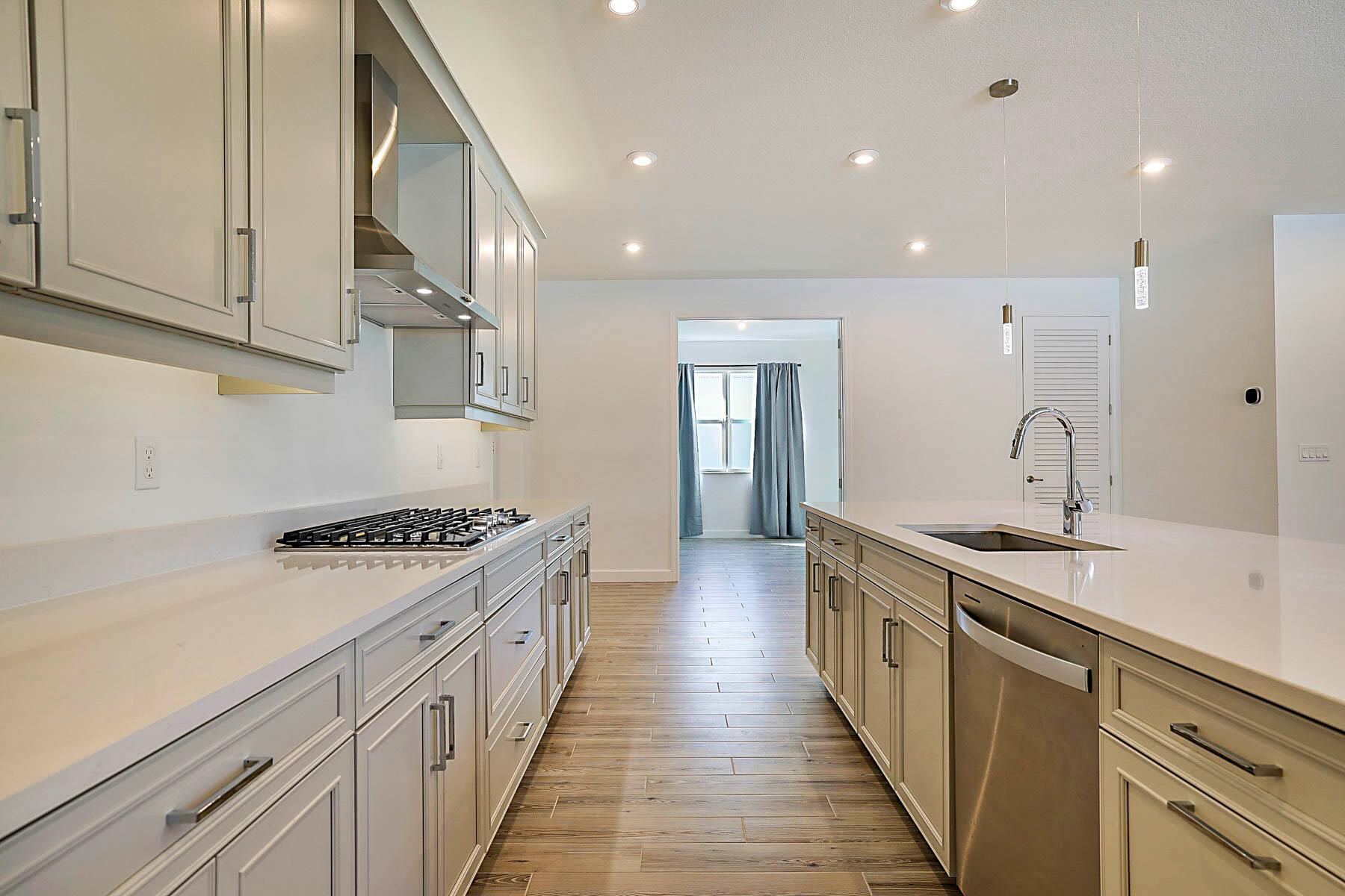 TELARO AT SOUTHERN GROVE - Residential