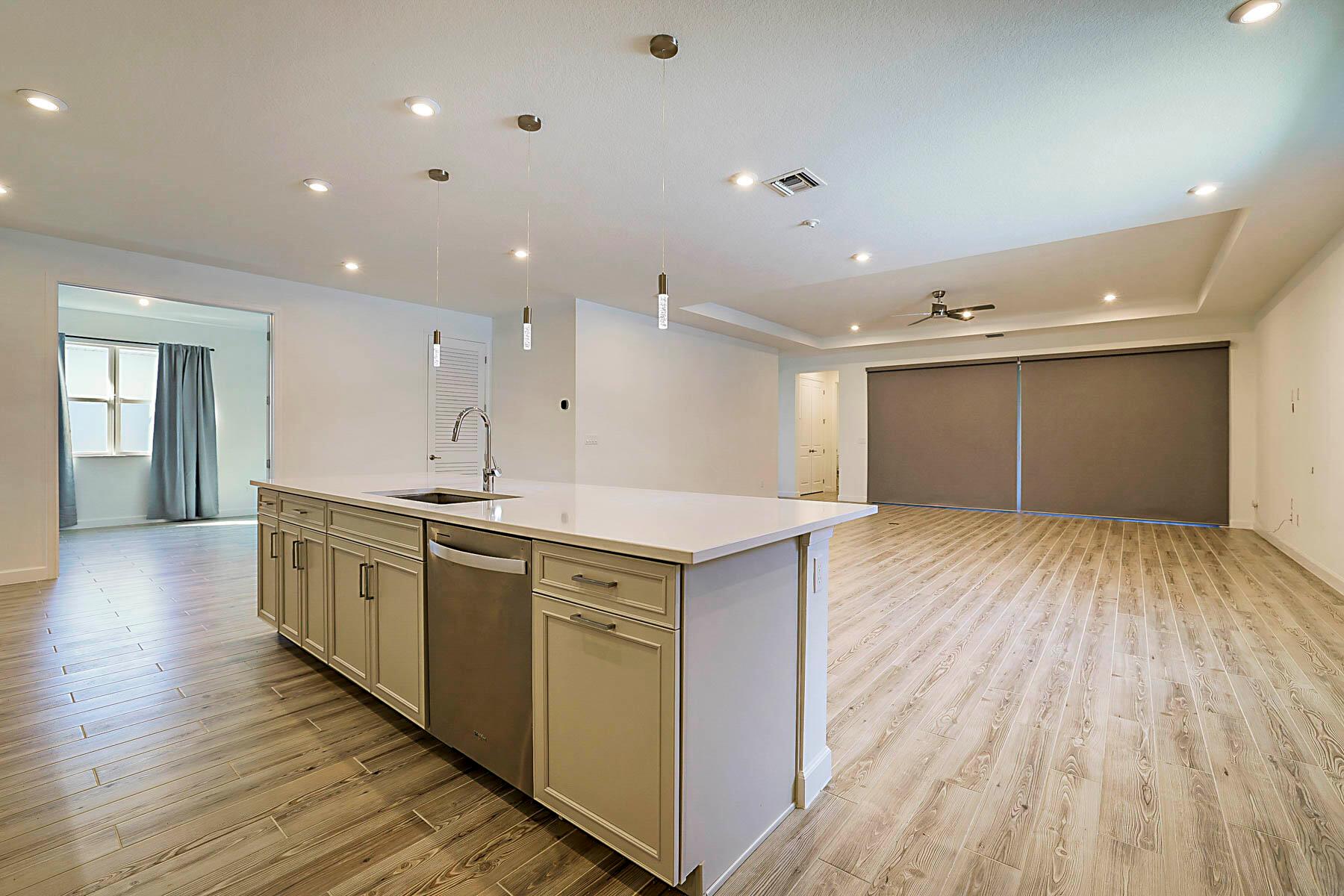 TELARO AT SOUTHERN GROVE - Residential