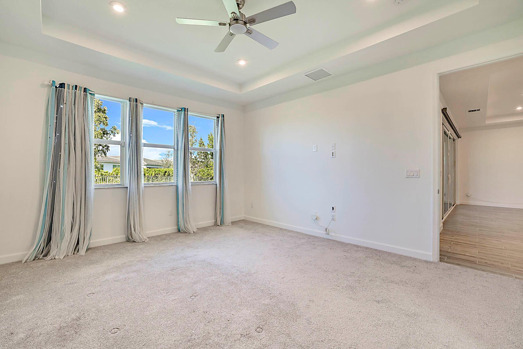 TELARO AT SOUTHERN GROVE - Residential