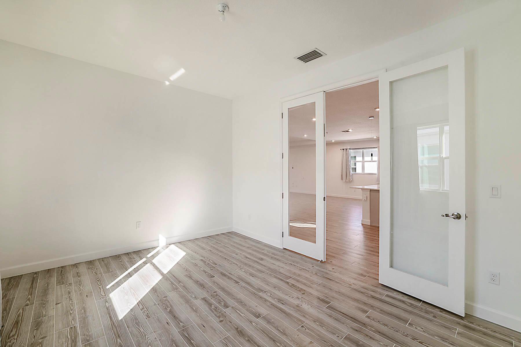 TELARO AT SOUTHERN GROVE - Residential