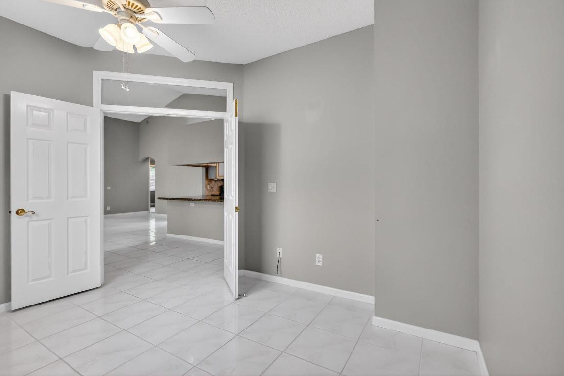 ABERDEEN / LANCASTER LAKES - Residential Lease