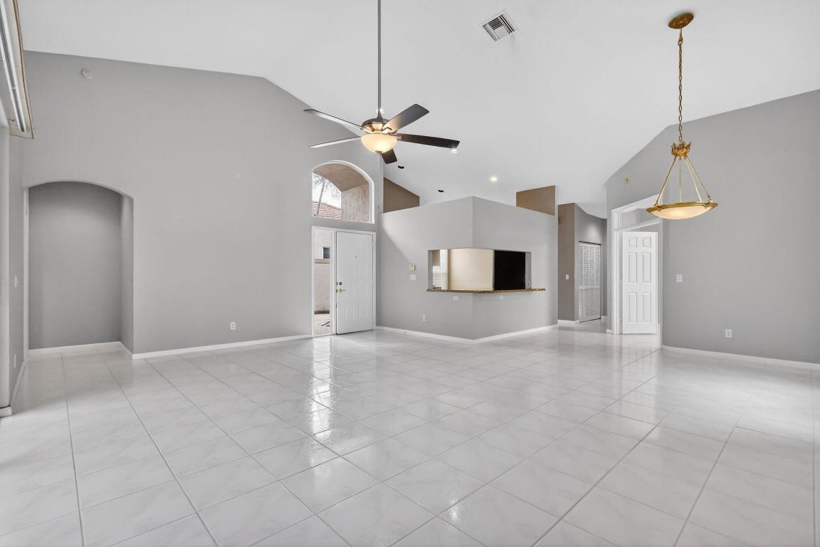 ABERDEEN / LANCASTER LAKES - Residential Lease