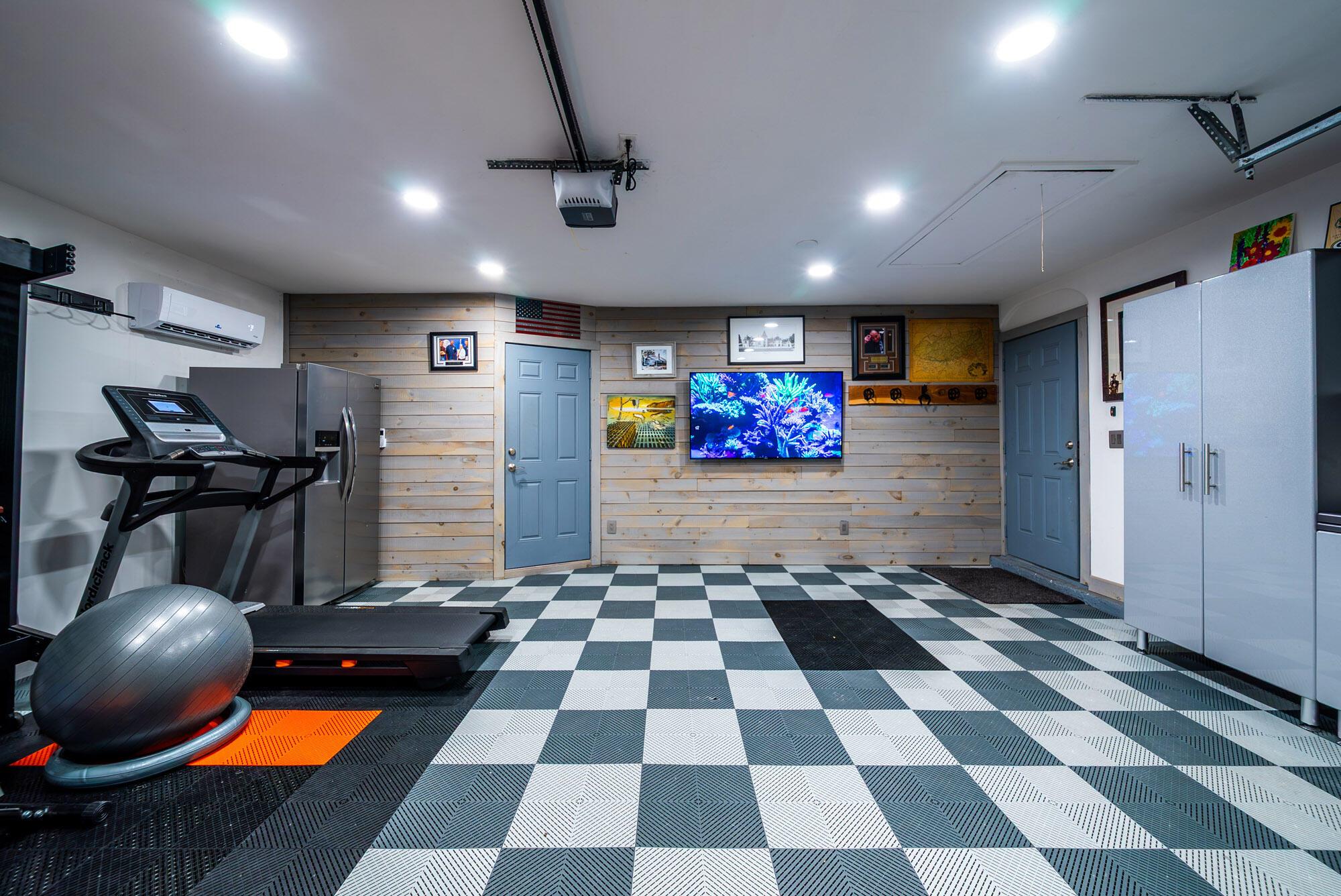 PINEWOOD EAST OF WELLINGT - Residential Lease