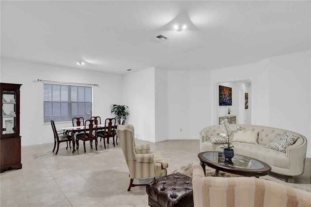 MiraLago - Residential
