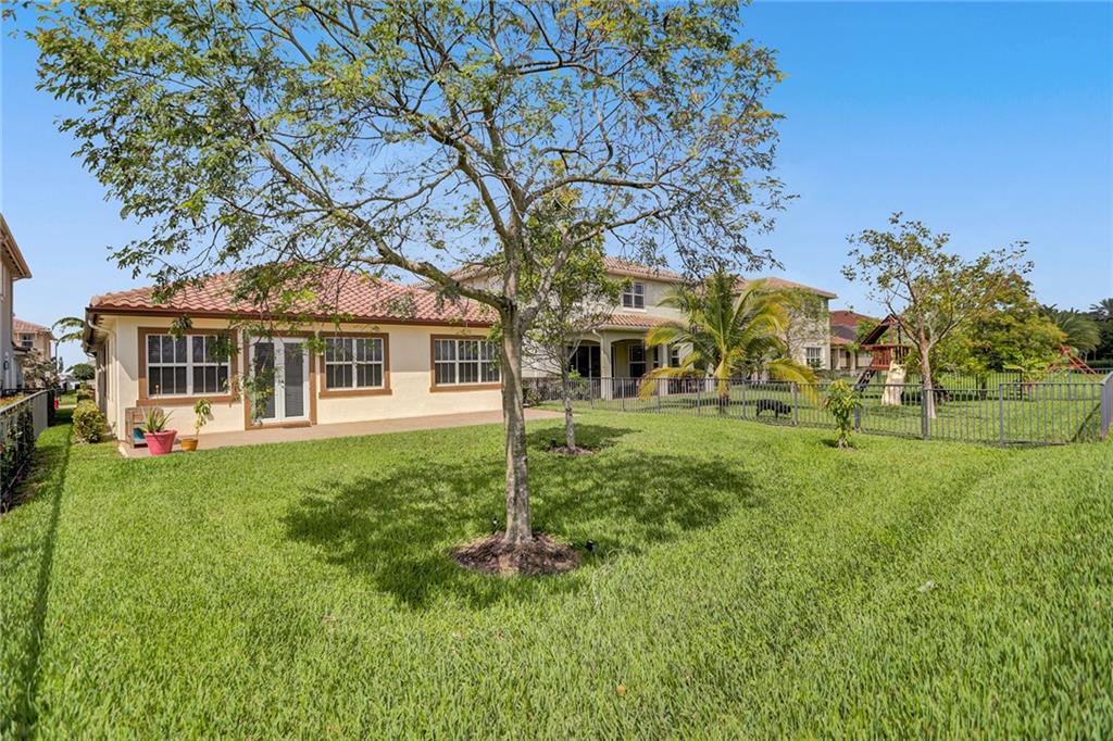 MiraLago - Residential