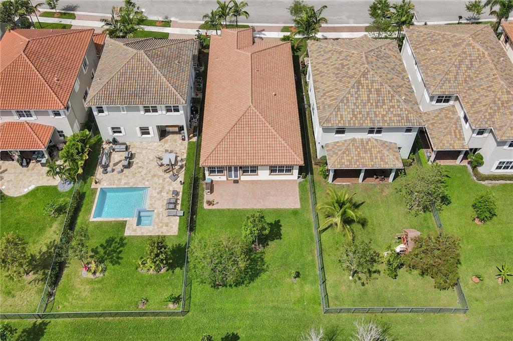 MiraLago - Residential