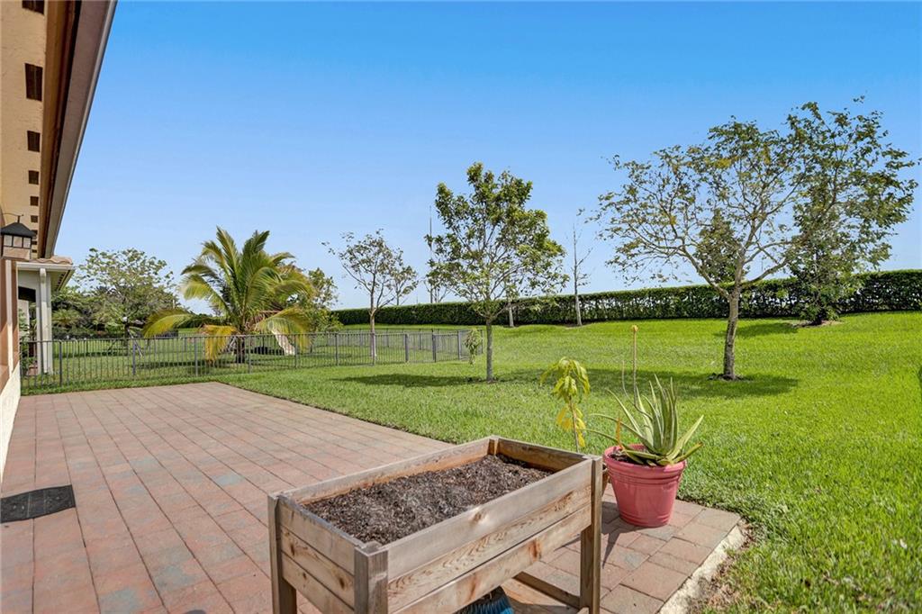 MiraLago - Residential