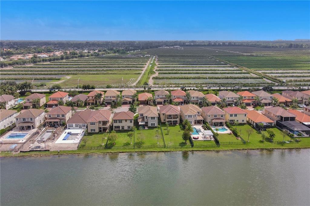 MiraLago - Residential