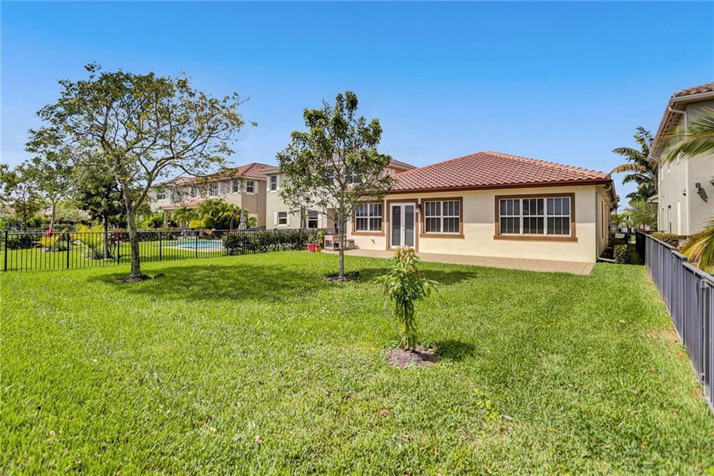 MiraLago - Residential