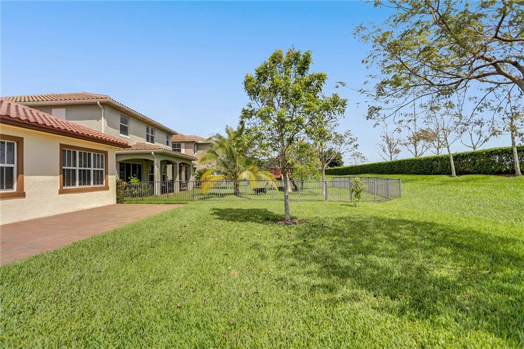 MiraLago - Residential