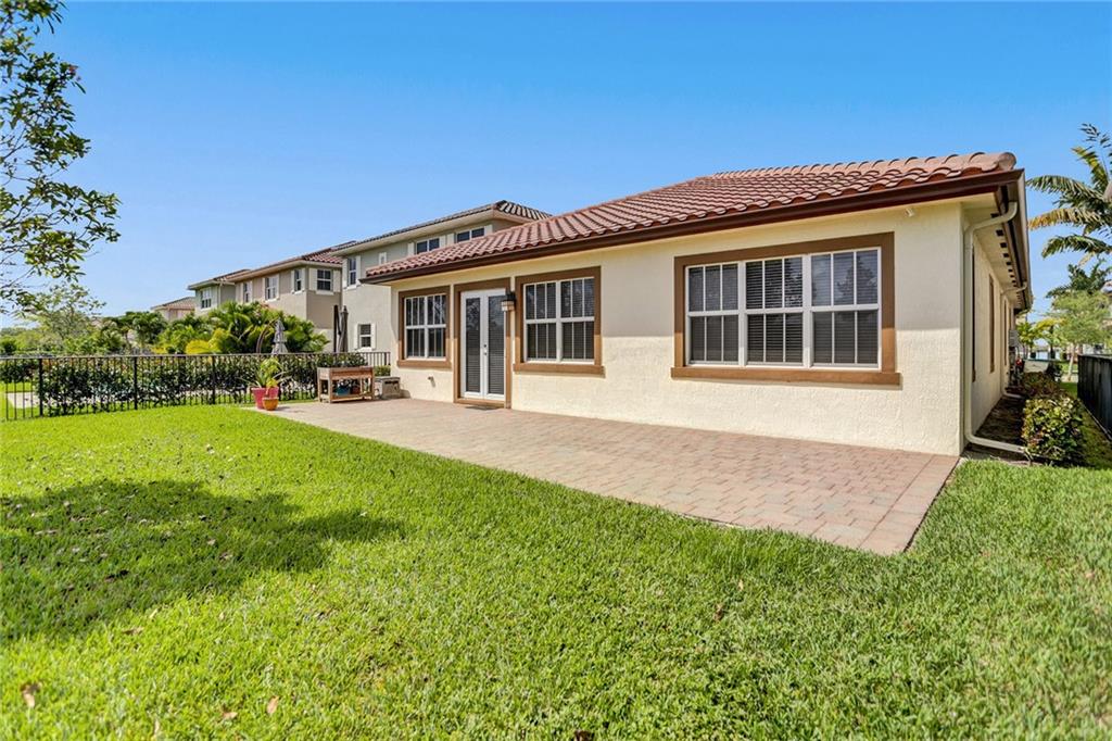 MiraLago - Residential
