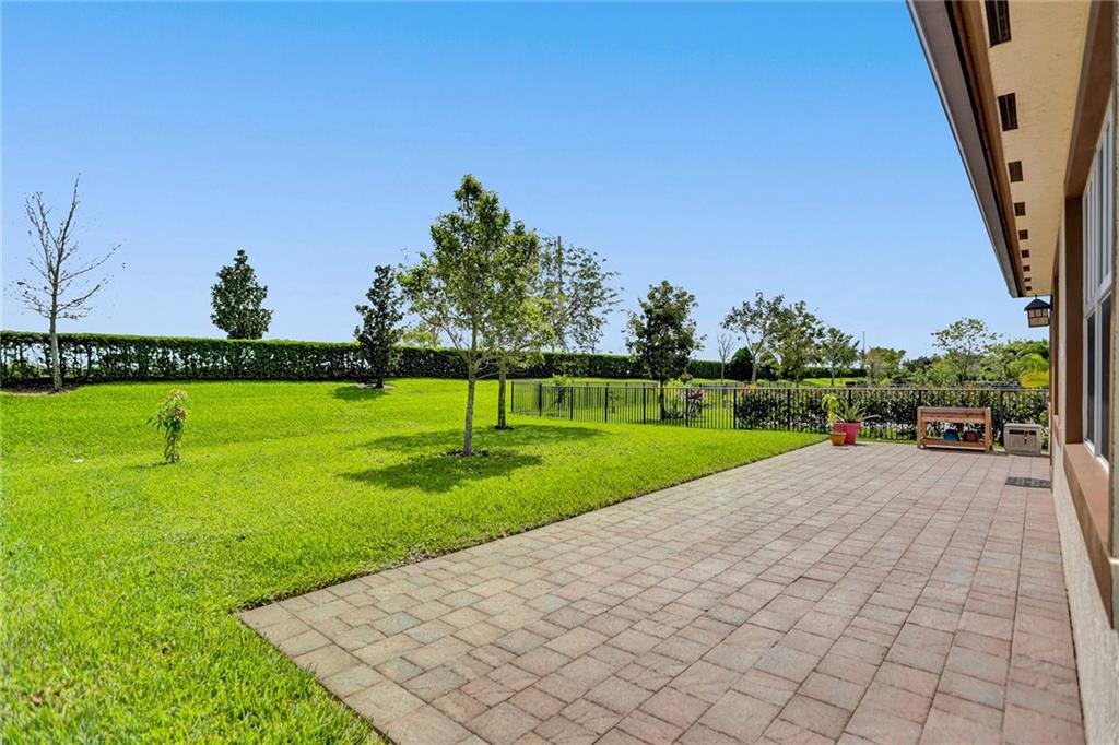 MiraLago - Residential