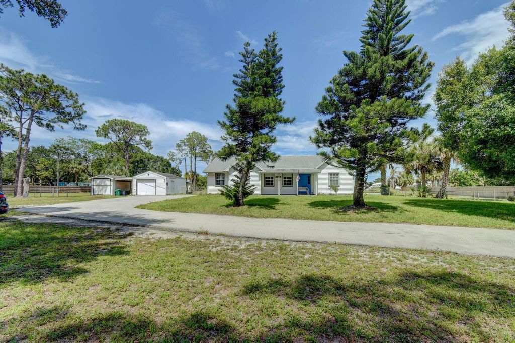 Photo of 1708 Old FFA Road, Fort Pierce, FL 34945 (MLS # R10891412)