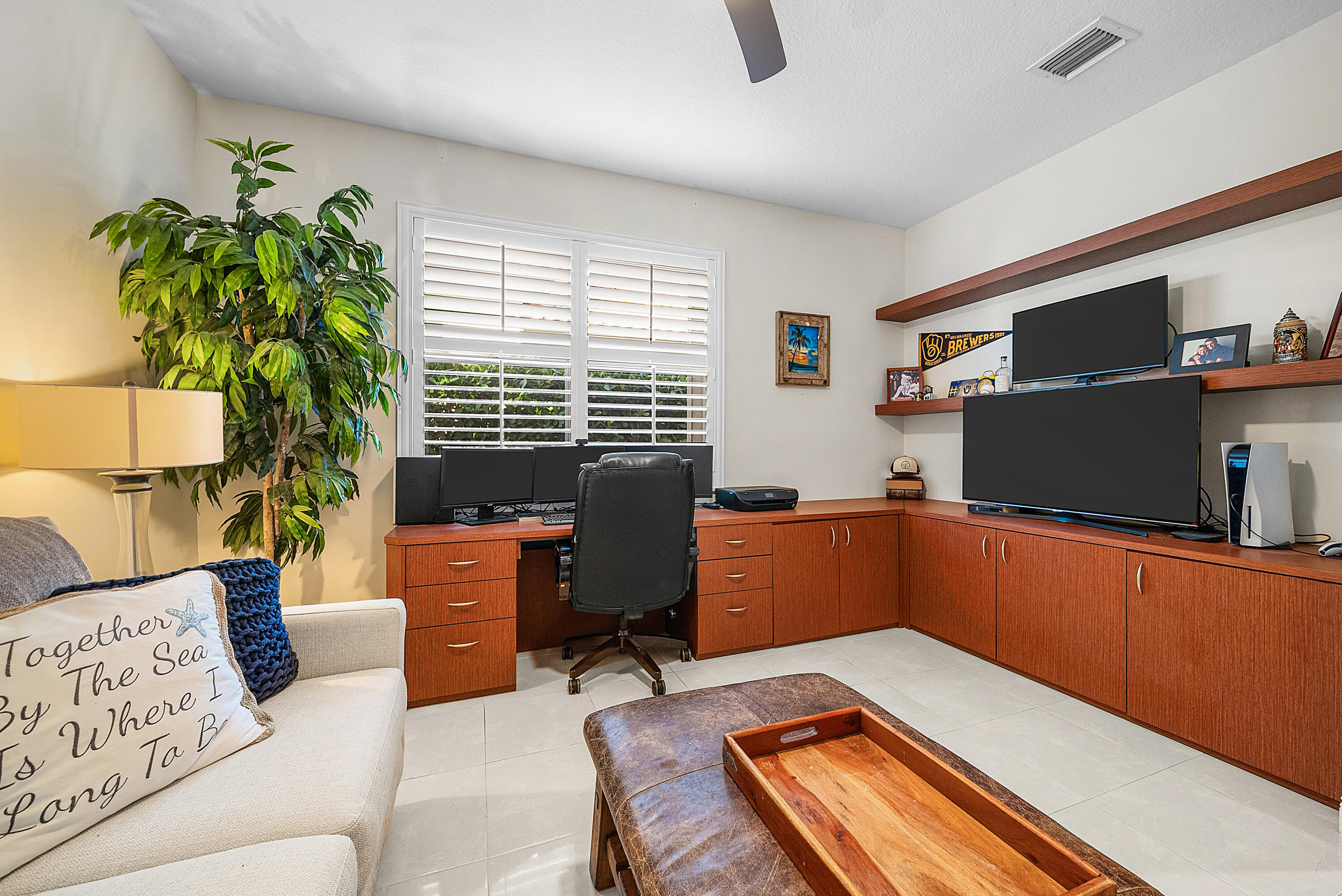 CANYON ISLES 1 - Residential