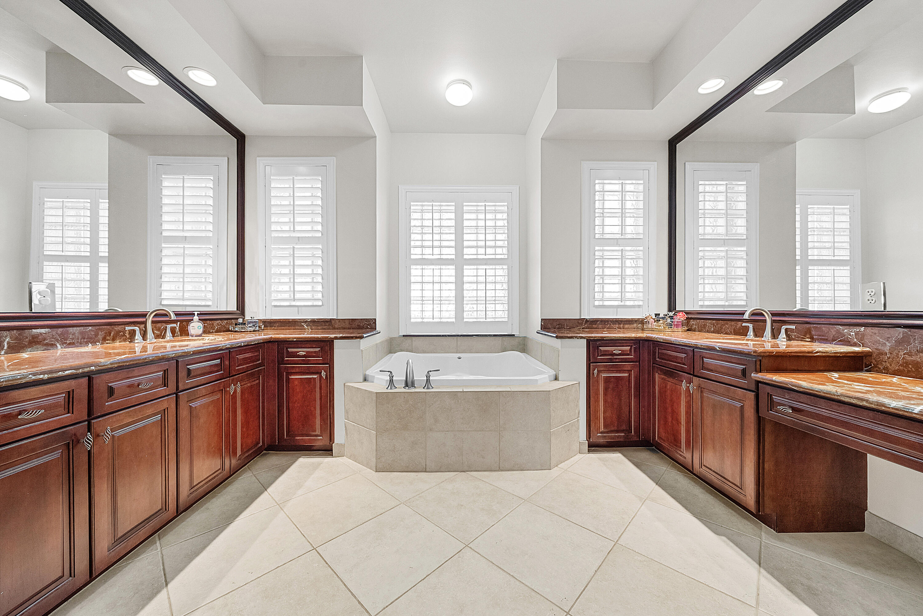 CANYON ISLES 1 - Residential