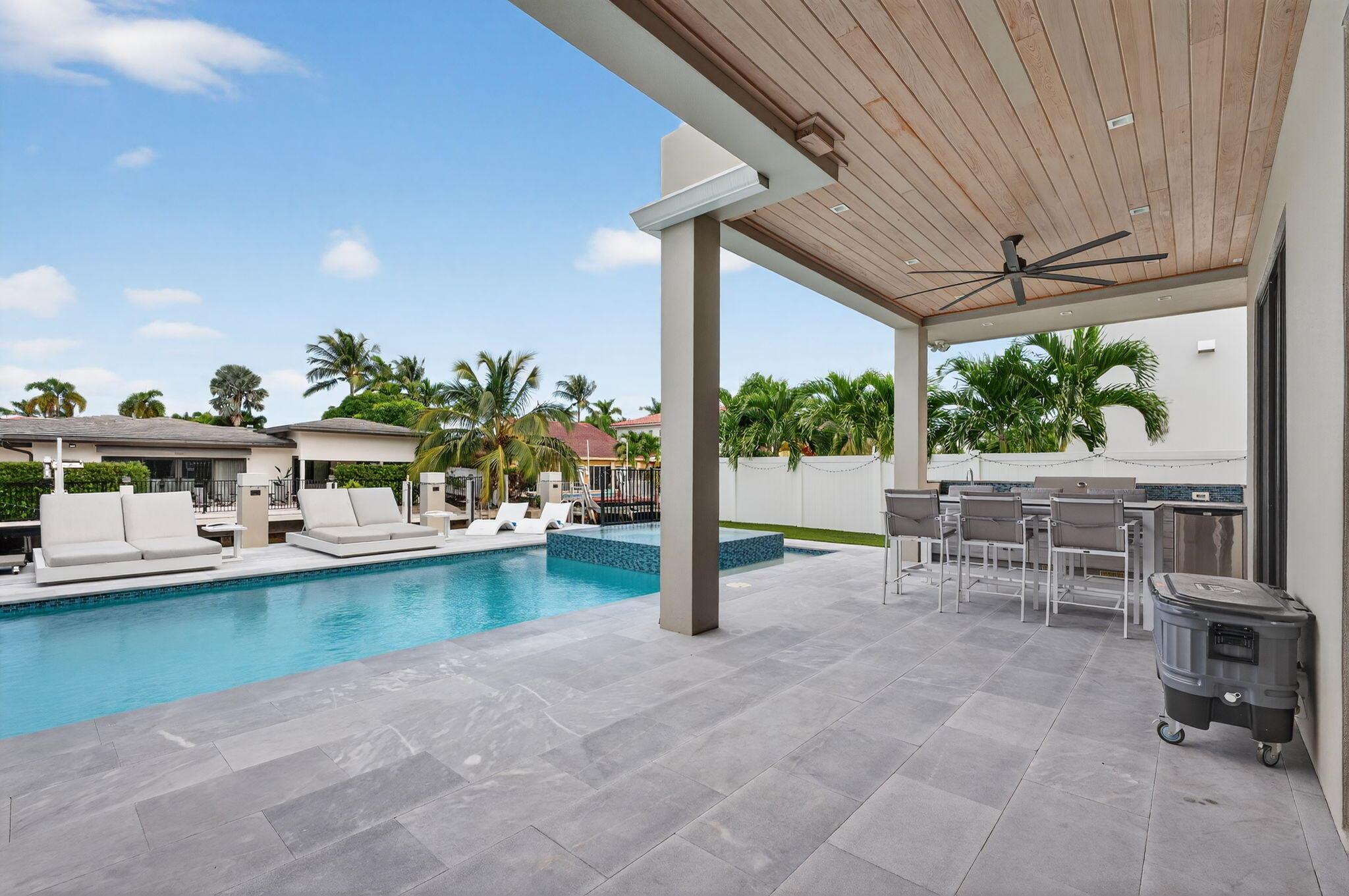 BOCA HARBOUR 4TH SEC - Residential