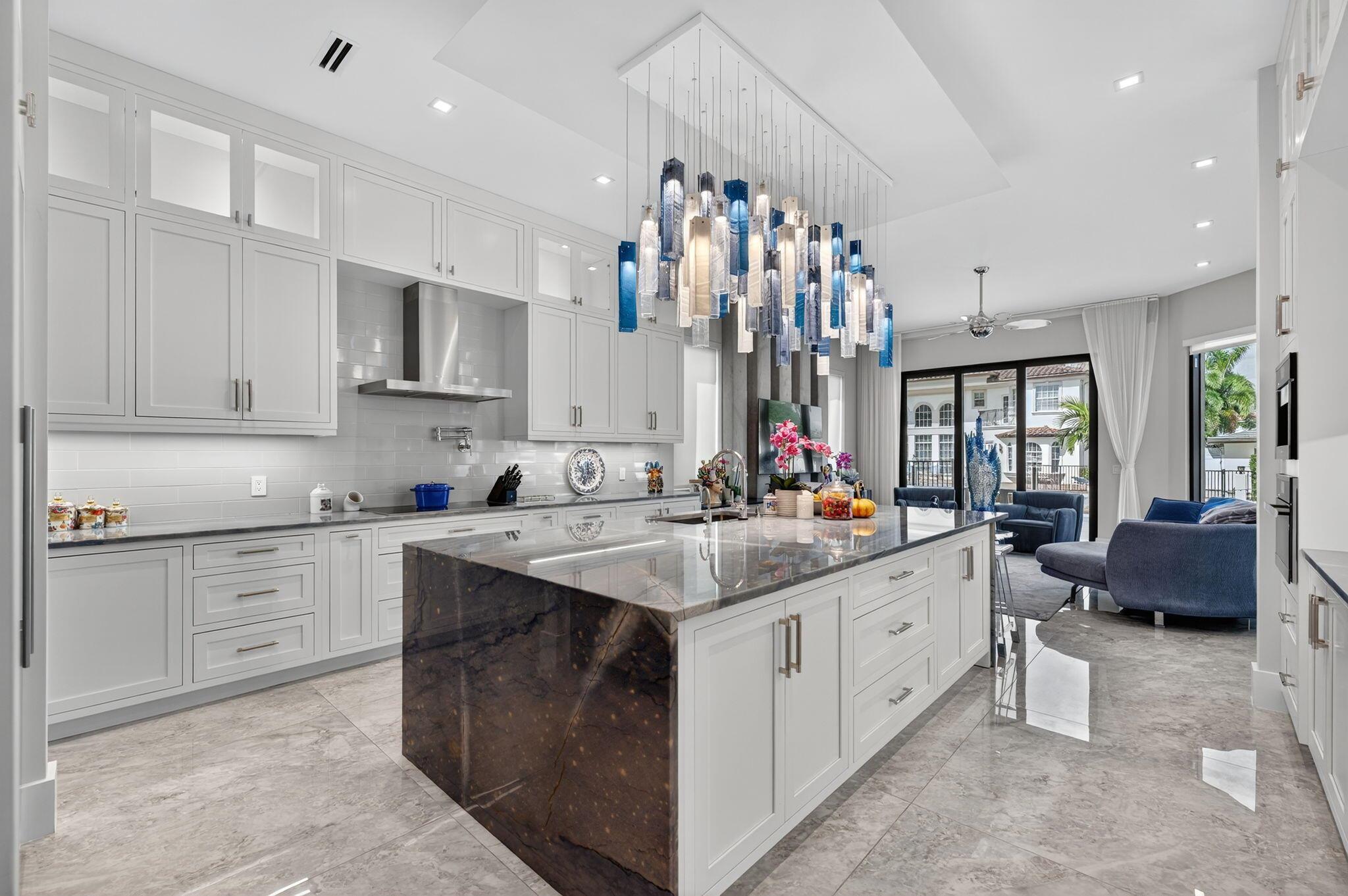 BOCA HARBOUR 4TH SEC - Residential