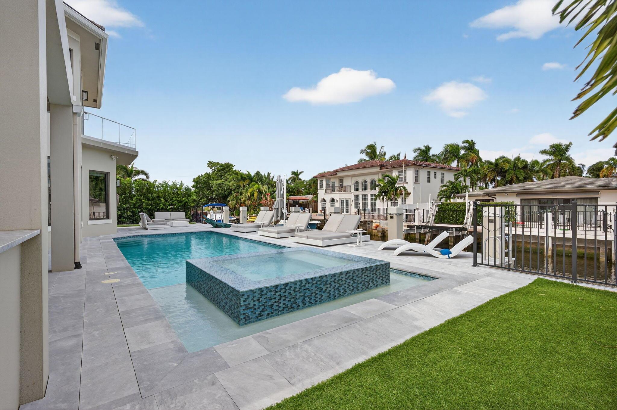 BOCA HARBOUR 4TH SEC - Residential