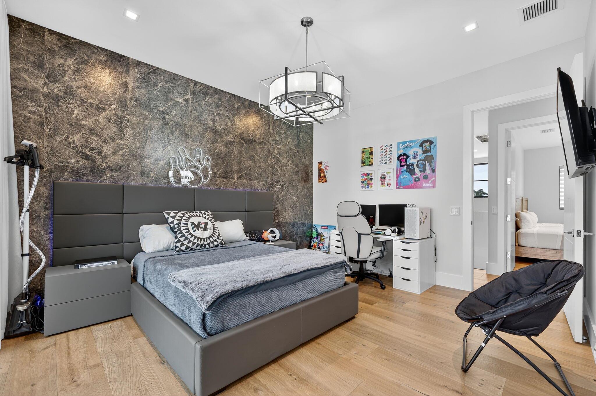 BOCA HARBOUR 4TH SEC - Residential