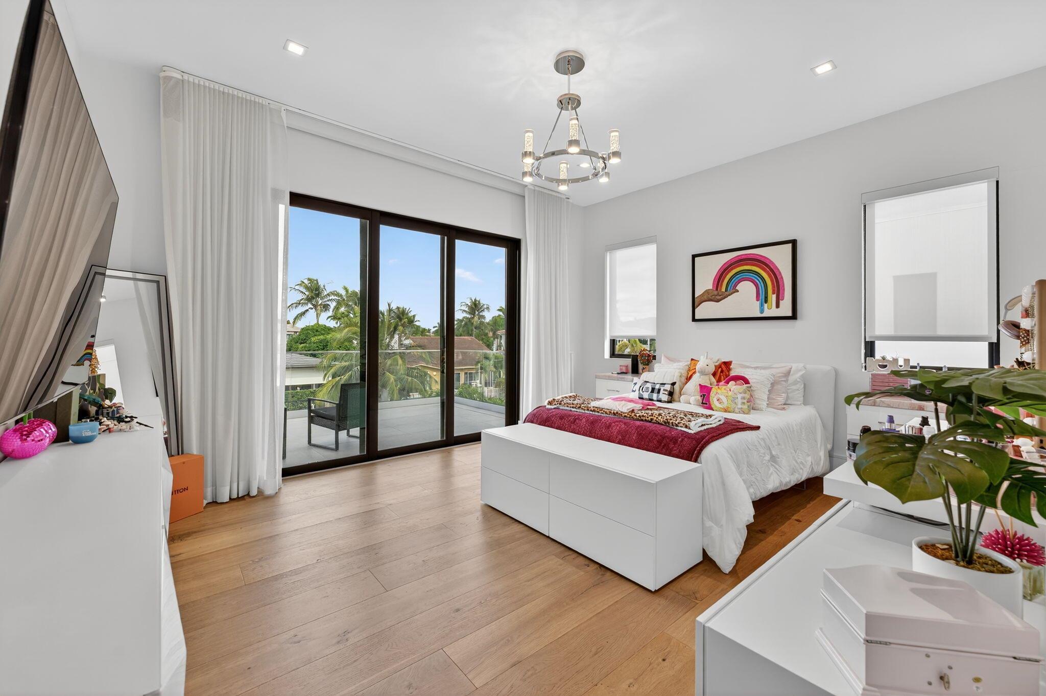 BOCA HARBOUR 4TH SEC - Residential