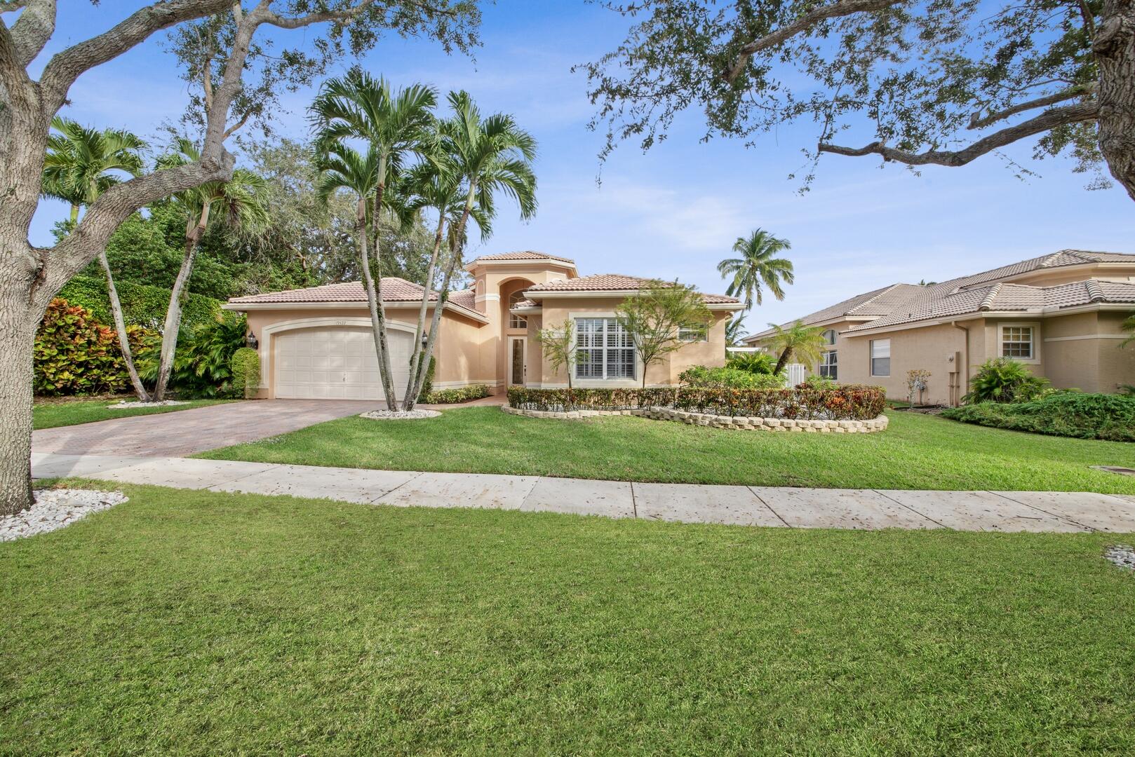 Saturnia - Residential