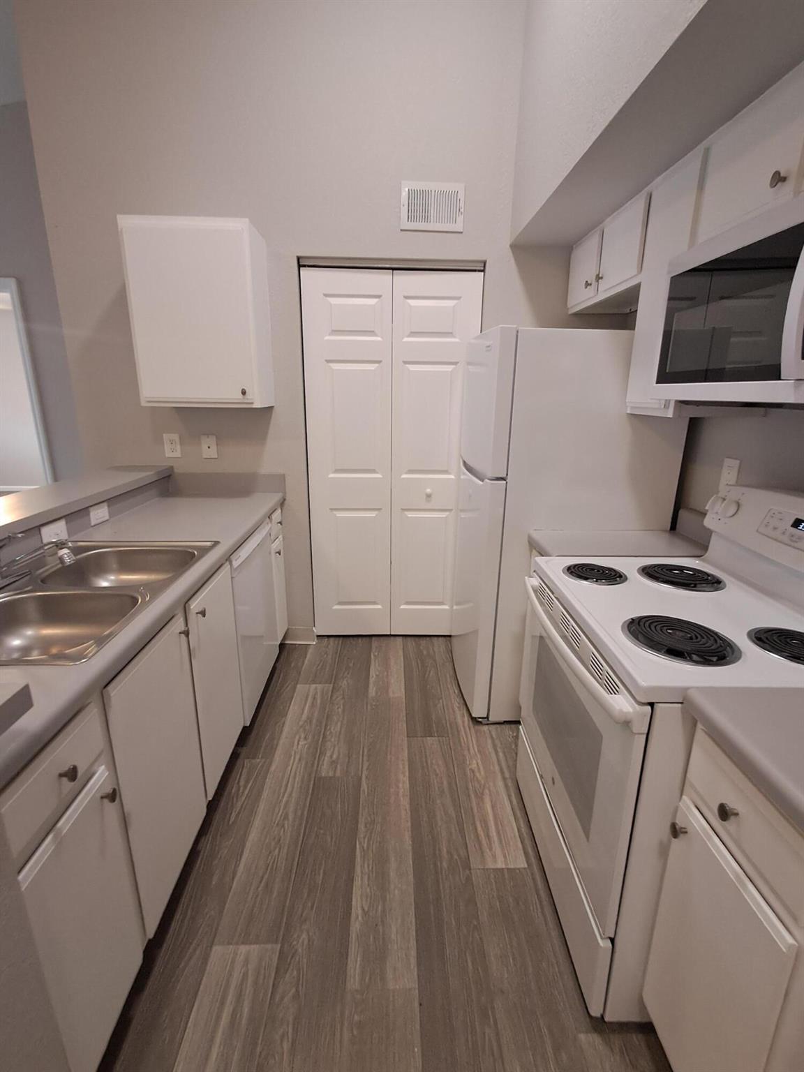 THE CLUB AT ST LUCIE WEST - Residential Lease