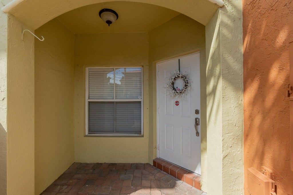 Photo of 123 Lake Monterey Circle, Boynton Beach, FL 33426 (MLS # R11069490)