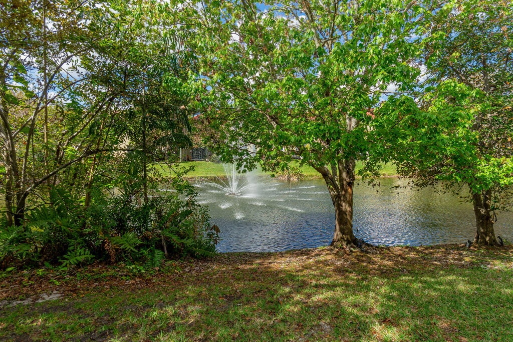 Photo of 123 Lake Monterey Circle, Boynton Beach, FL 33426 (MLS # R11069490)