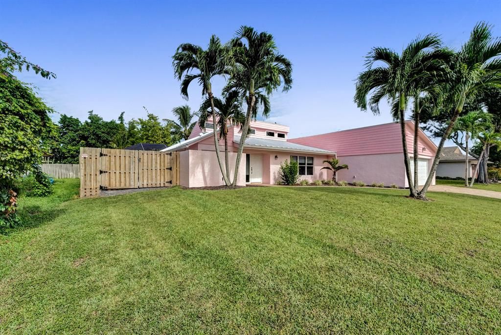 Photo of 12185 Alder Lane, Wellington, FL 33414 (MLS # R10749044)