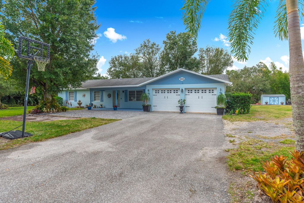 Photo of 8920 Orange Avenue, Fort Pierce, FL 34945 (MLS # R11036076)