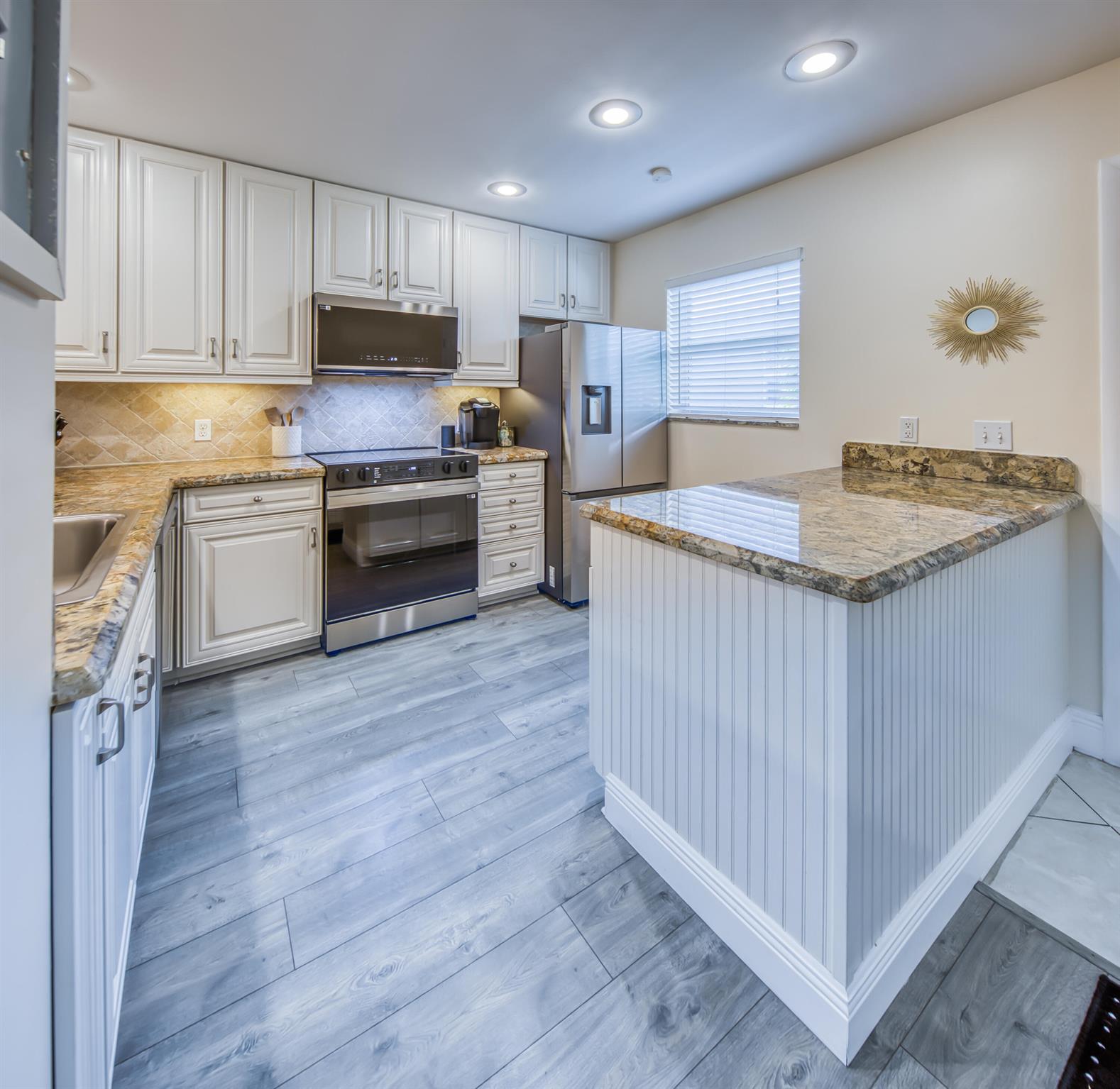 1428 S Lakeside Drive 31