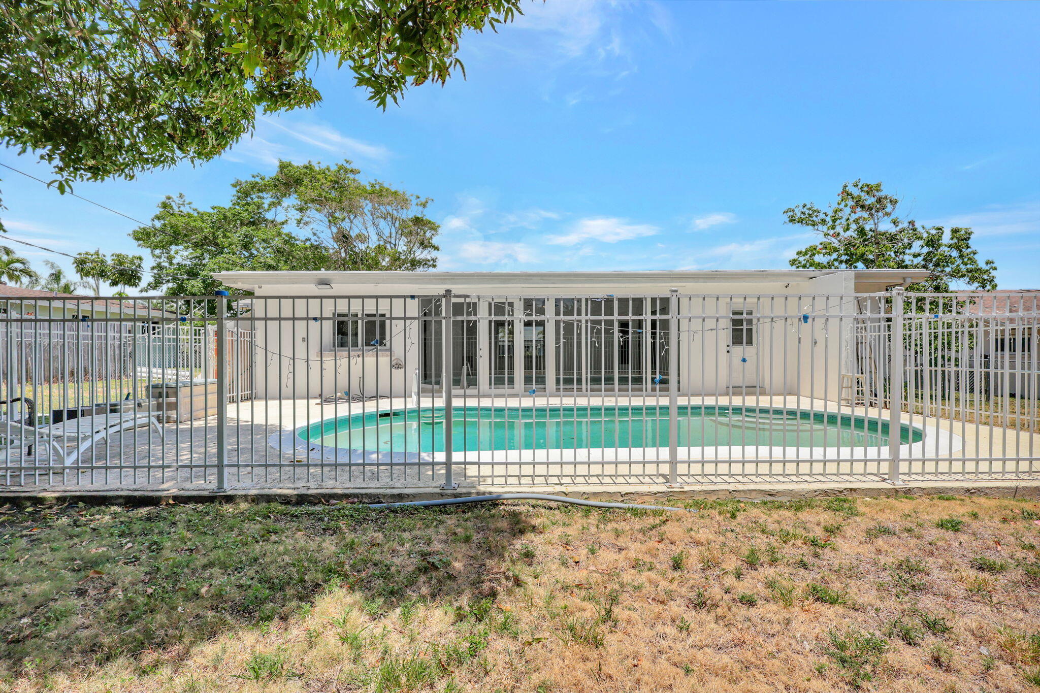 WOODCREST MNR - Residential