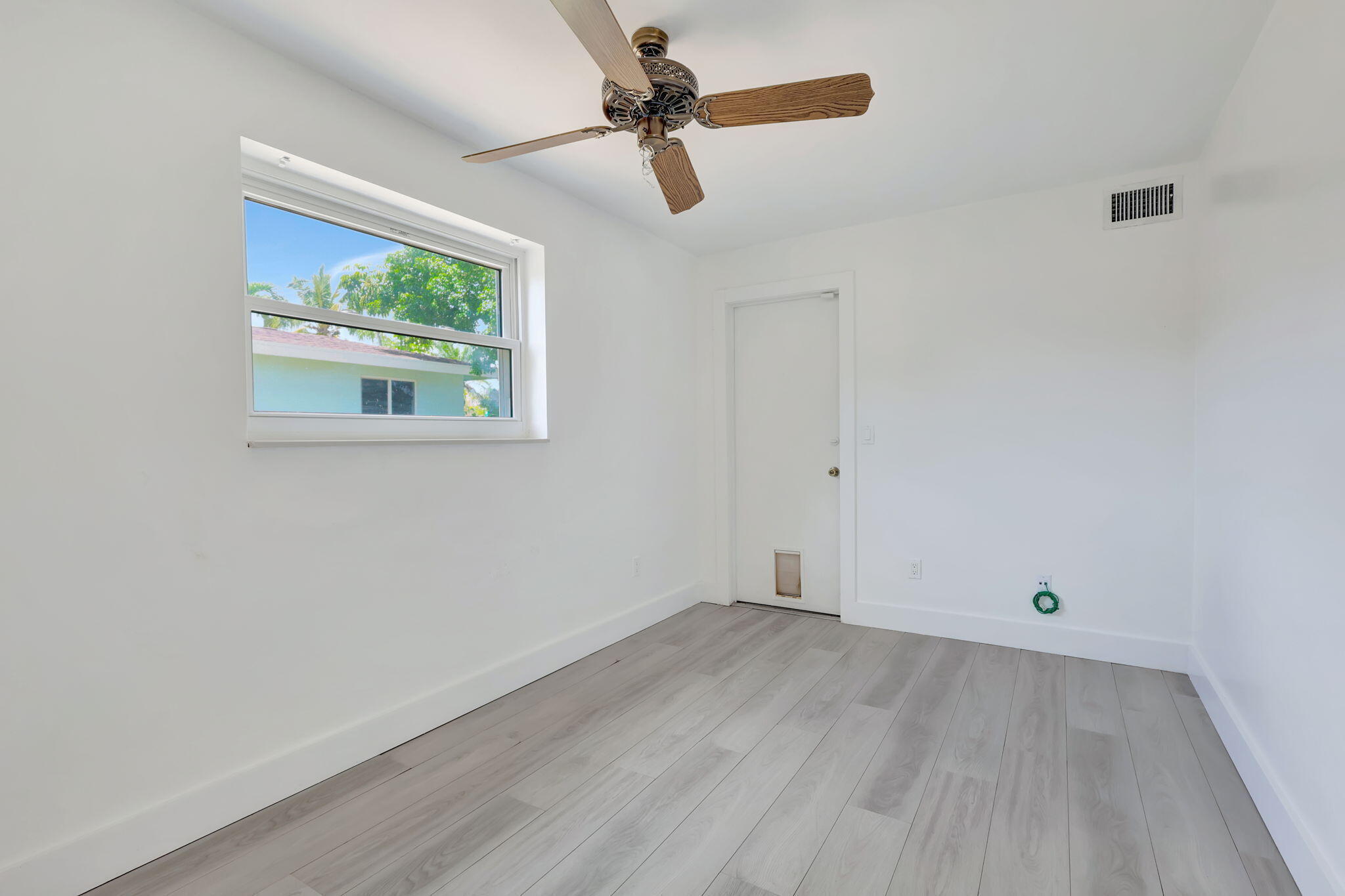 WOODCREST MNR - Residential