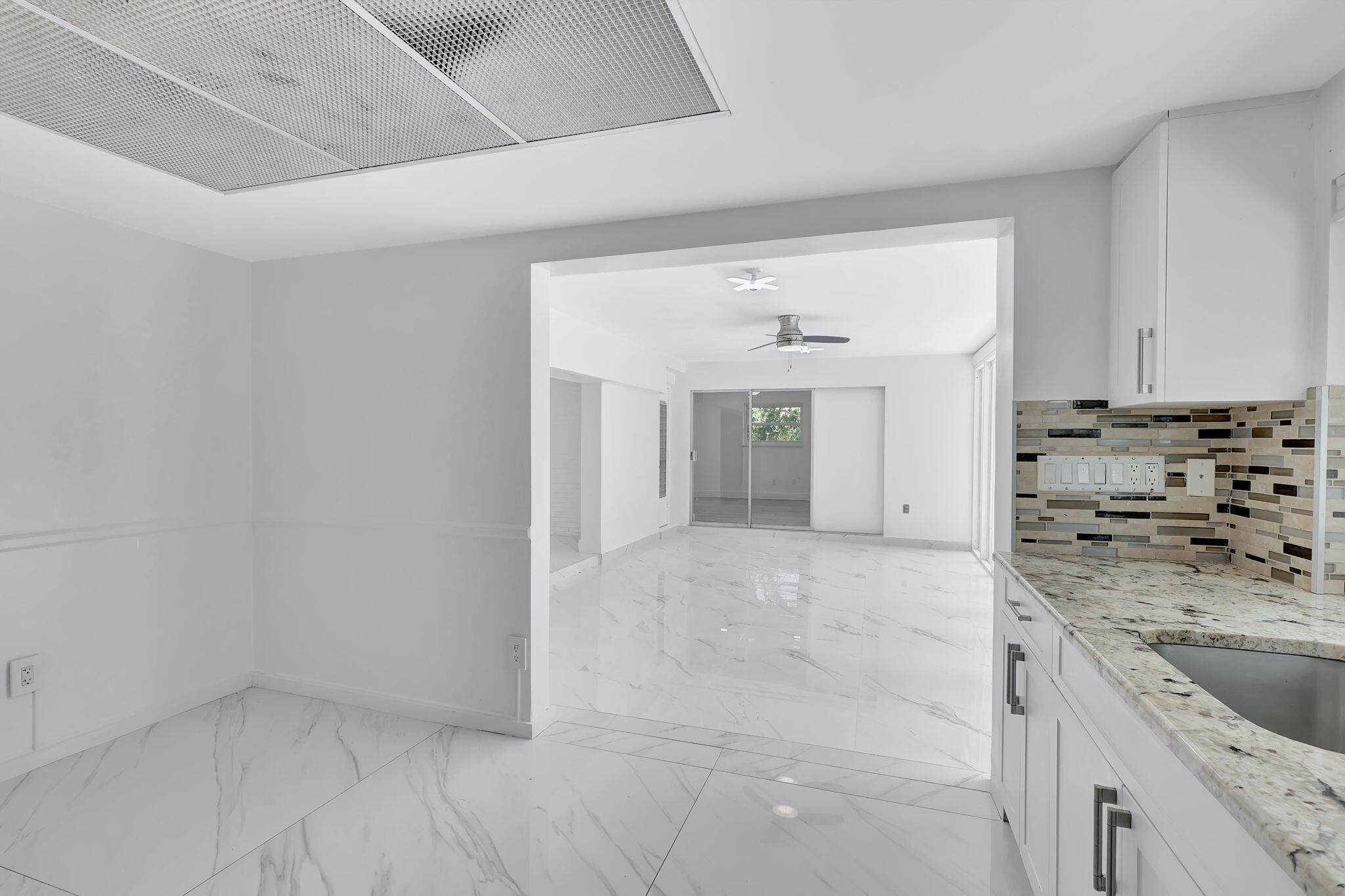 WOODCREST MNR - Residential