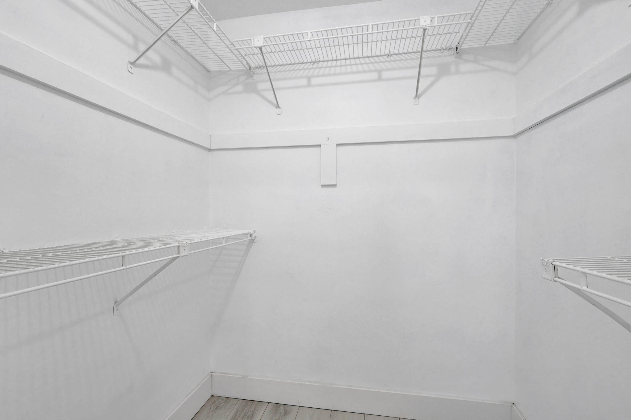 WOODCREST MNR - Residential