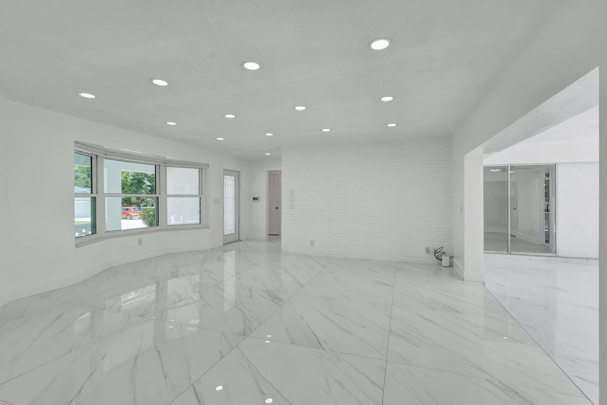 WOODCREST MNR - Residential