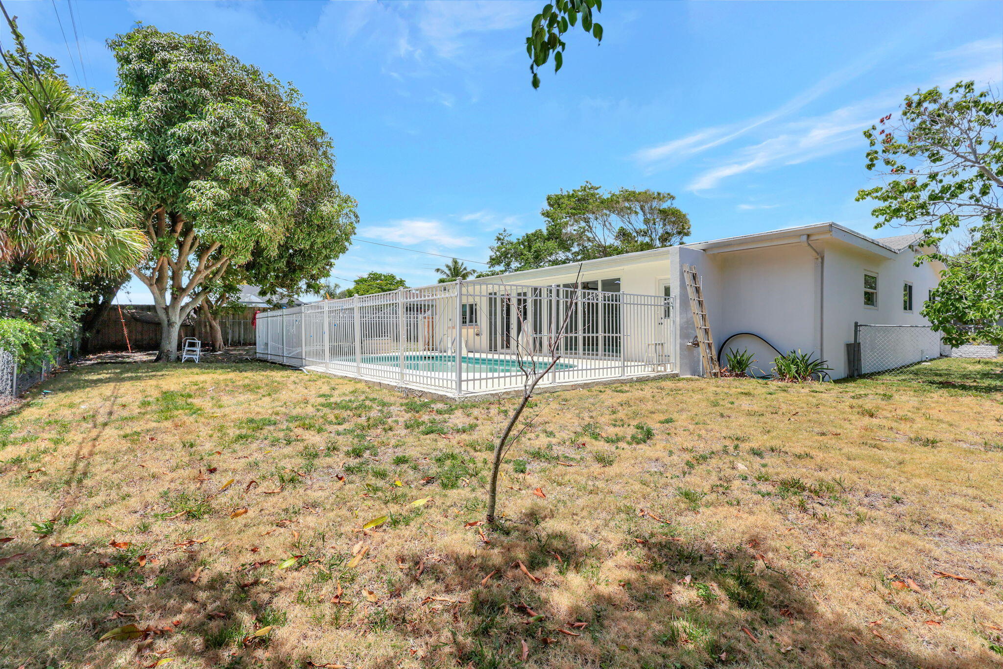 WOODCREST MNR - Residential